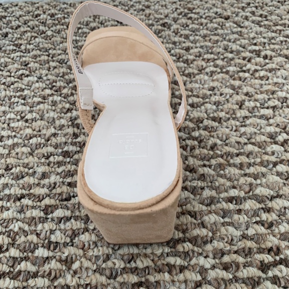 ✨Brand New David’s Bridal Nude Heels✨ - Picture 5 of 11